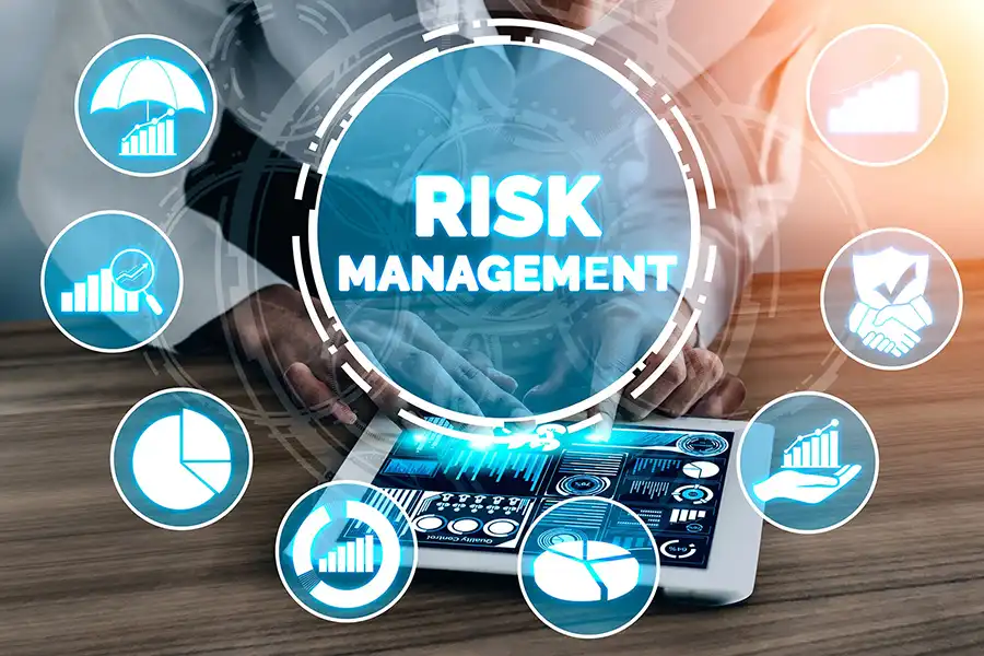 استفاده از تکنیک های مدیریت سرمایه به همان نسبت که  می‌تواند سودآوری معامله را افزایش دهد، می‌تواند ریسک را نیز افزایش دهد.