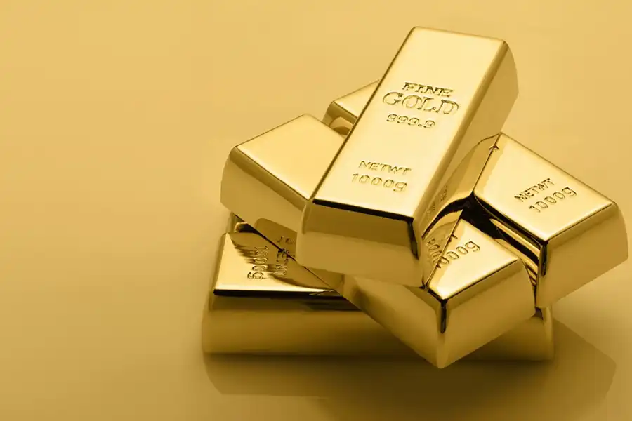 طلا به‌عنوان یک پوشش در برابر تورم و عدم اطمینان اقتصادی استفاده می‌شود و به یک دارایی امن و محبوب در زمان‌های بحرانی تبدیل می‌شود.