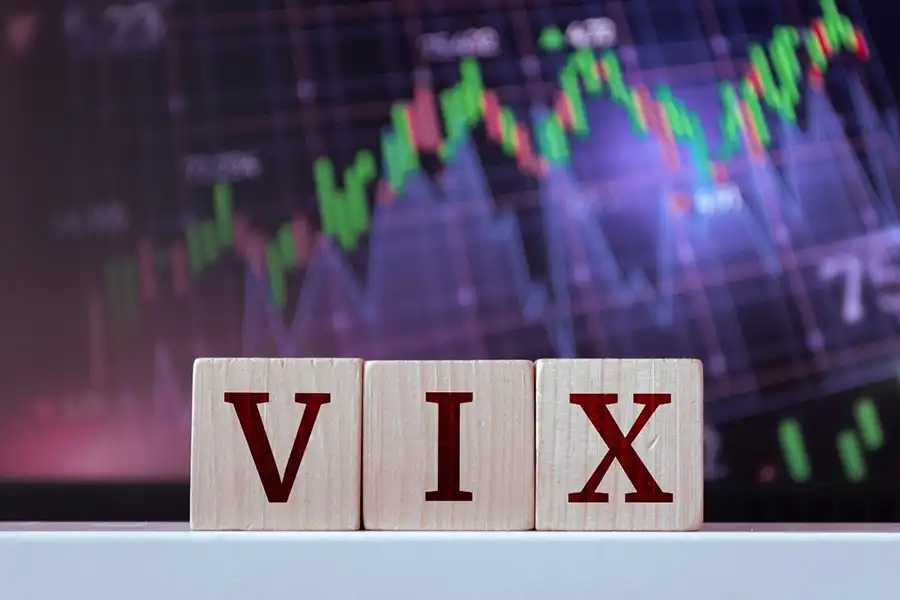 شاخص vix فارکس به‌عنوان پیش‌بینی‌کننده‌ای برای نوسان‌های آینده بازار عمل می‌کند و نشان دهد که چه زمانی بازار دچار تلاطم می‌شود.